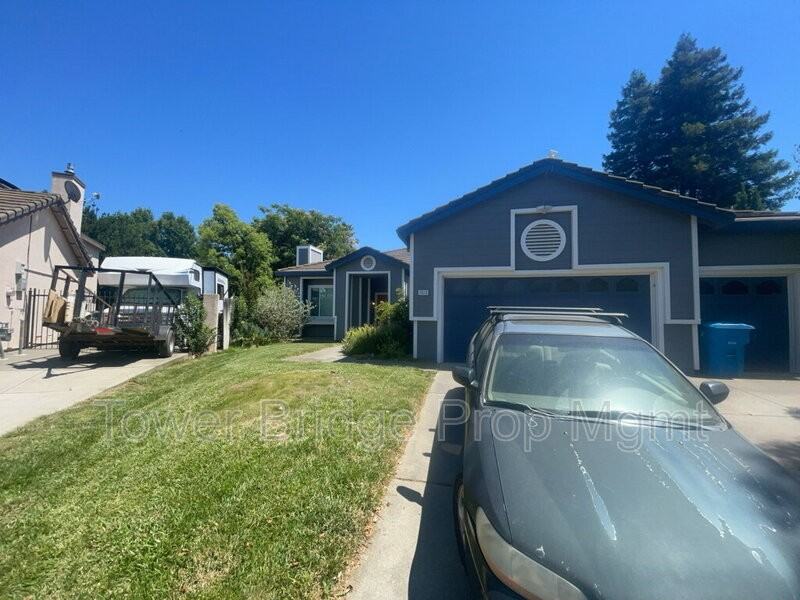 1515 Knight Ct - Photo 2 of 26