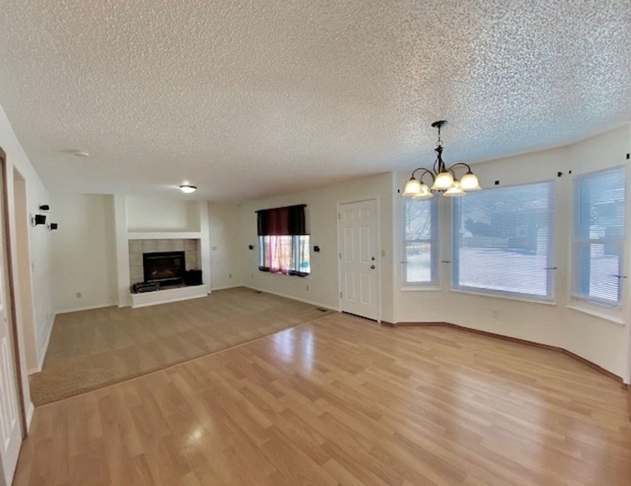 8065 Vectra Dr - Photo 4 of 50