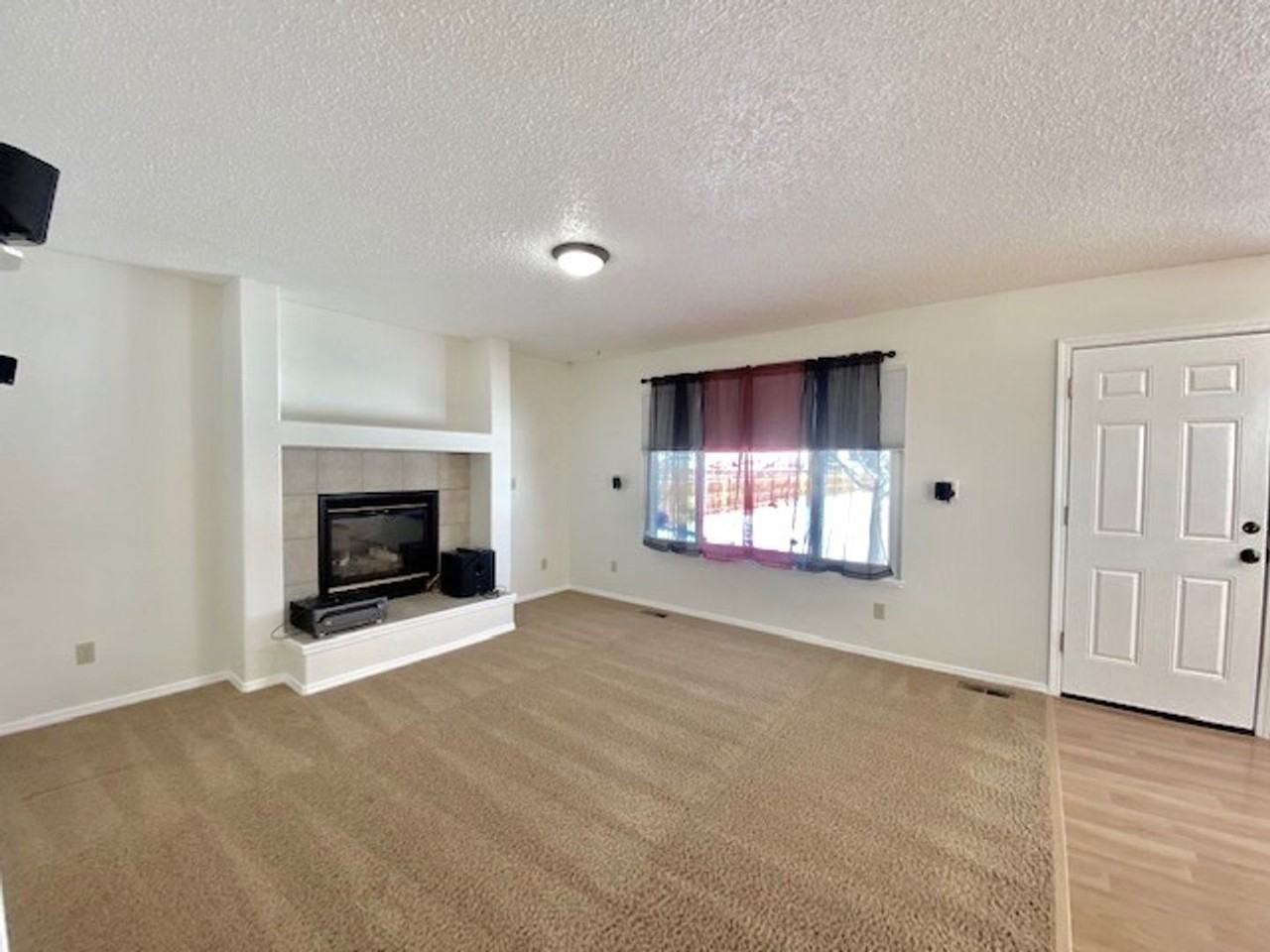 8065 Vectra Dr - Photo 7 of 50