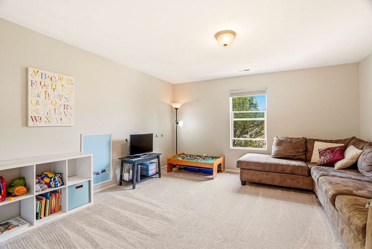 18115 E Mansfield Ave - Photo 7 of 25