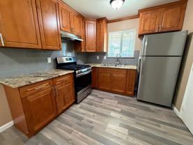 Updated 2 bedroom duplex near hospital - Photo 1 of 1