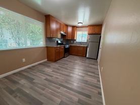 Updated 2 bedroom duplex near hospital - Photo 1 of 1
