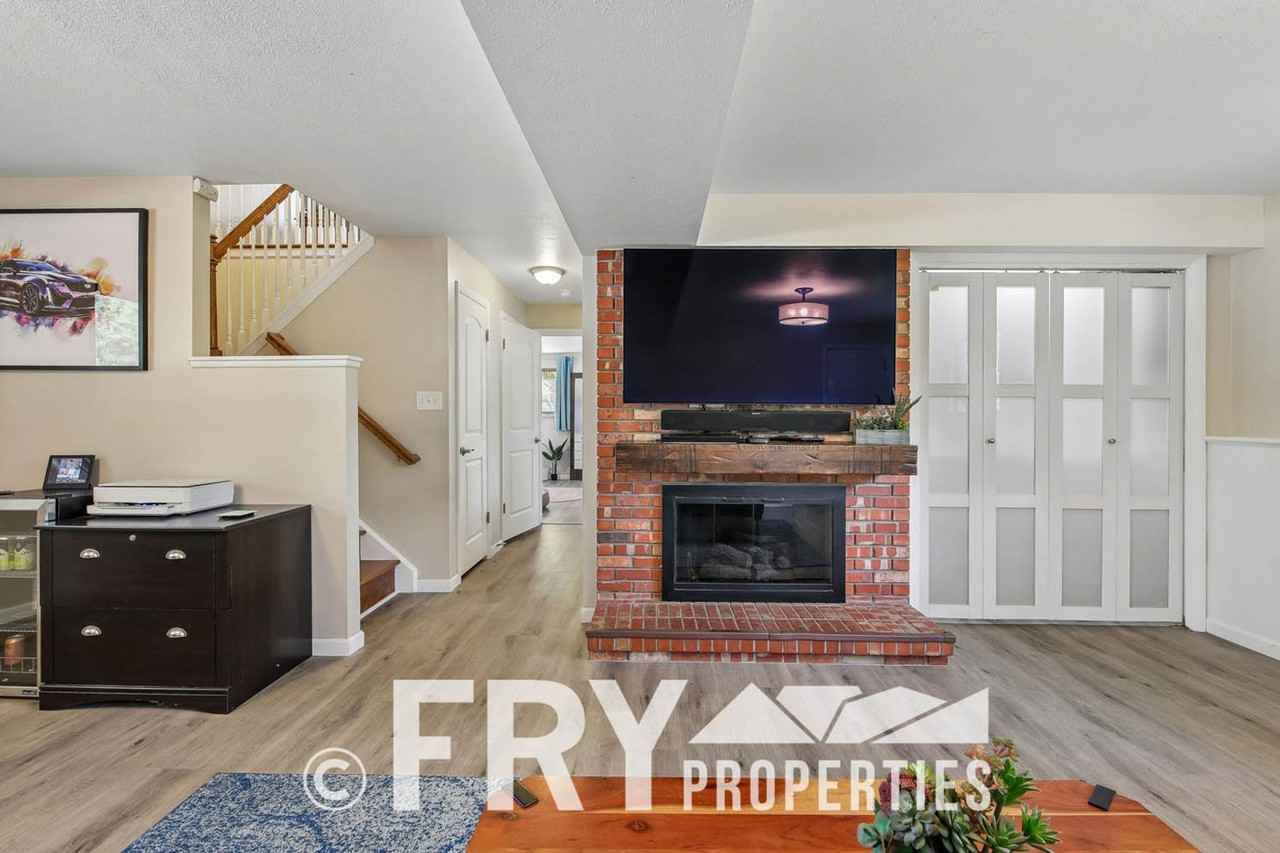 6459 Brentwood St - Photo 3 of 29