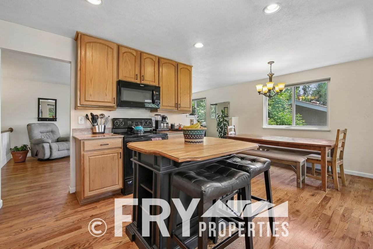 6459 Brentwood St - Photo 5 of 29