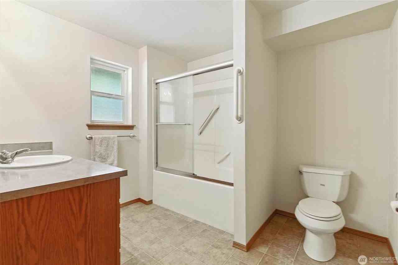 470 E Rasor Rd - Photo 7 of 16