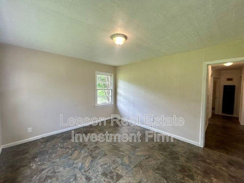 307 W 71st St - Photo 3 of 14