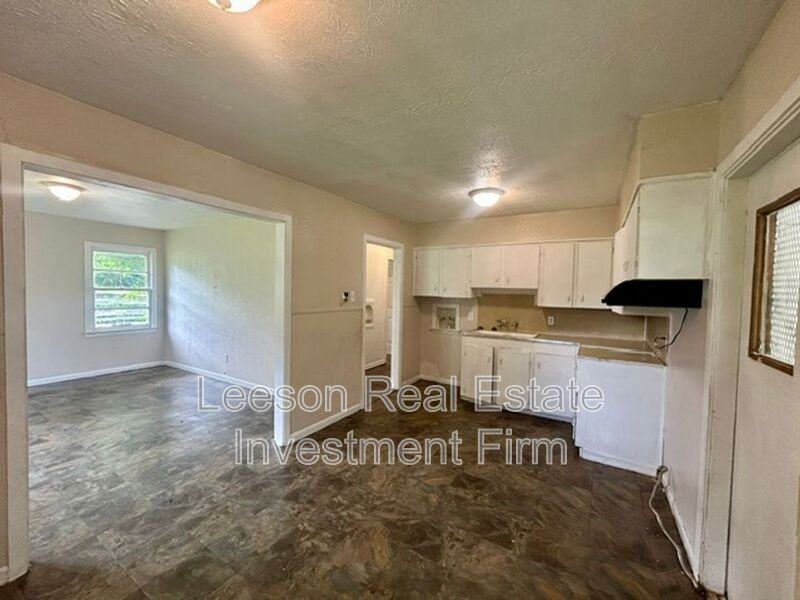 307 W 71st St - Photo 6 of 14