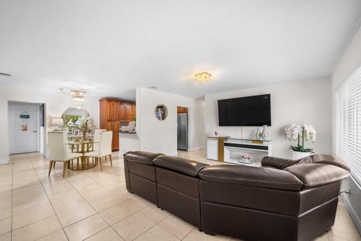 795 Southeast 17th Street - Photo 2 of 8