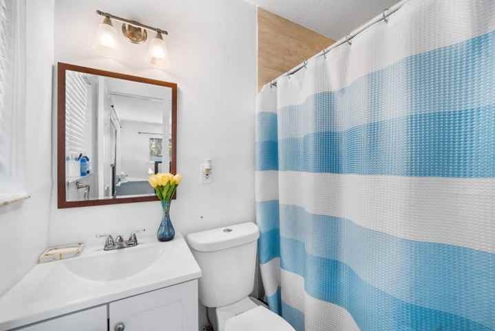 795 Southeast 17th Street - Photo 3 of 8