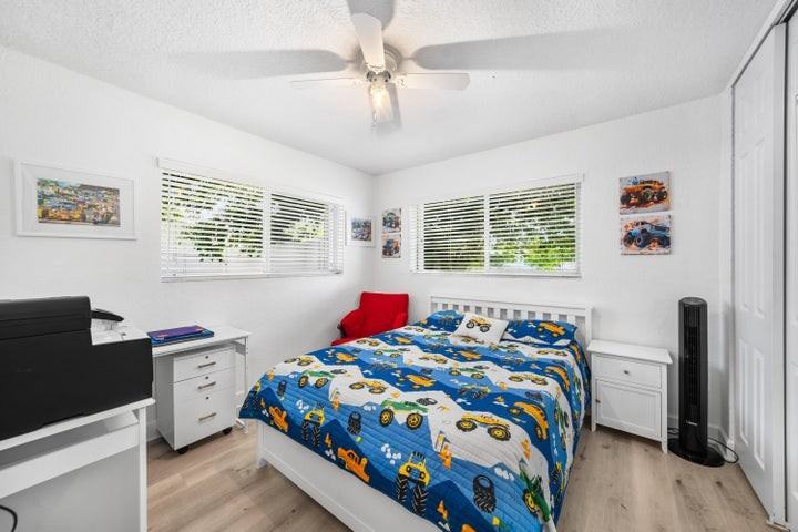 795 Southeast 17th Street - Photo 5 of 8