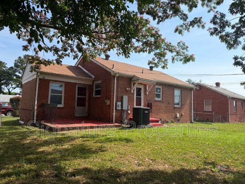 2411 Carlisle Ave - Photo 4 of 18