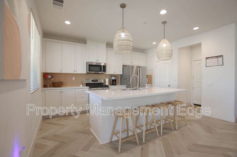30463 Ridgely Way - Photo 7 of 29