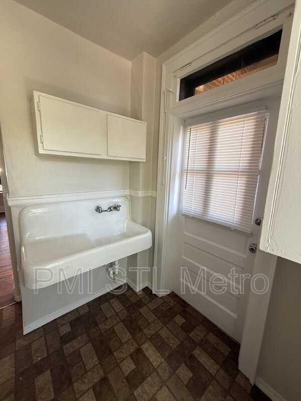 3885 Meramec St #203 - Photo 3 of 5