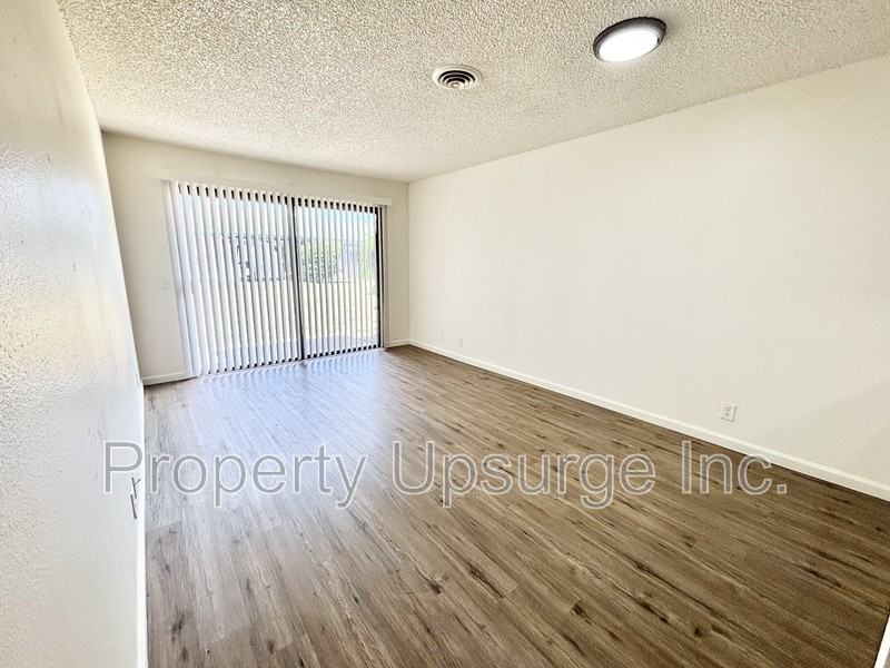 540 South St #13 - Photo 3 of 10