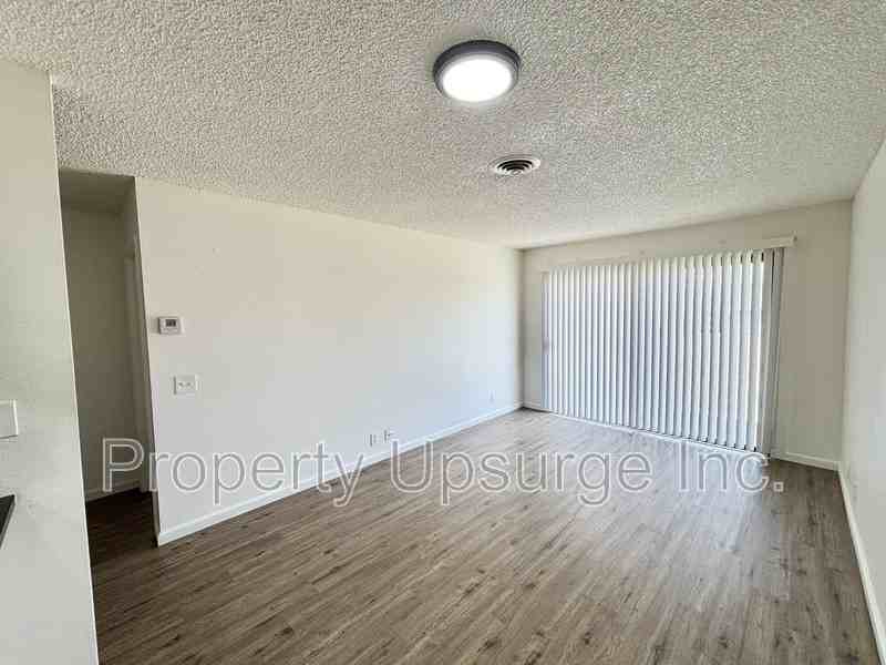 540 South St #13 - Photo 4 of 10