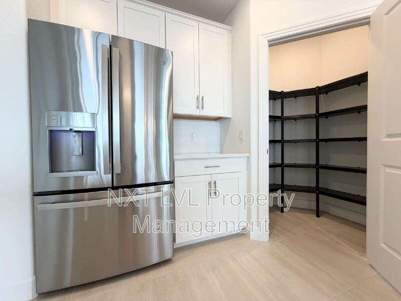 16570 Ridgeview Cir #4111 - Photo 6 of 34