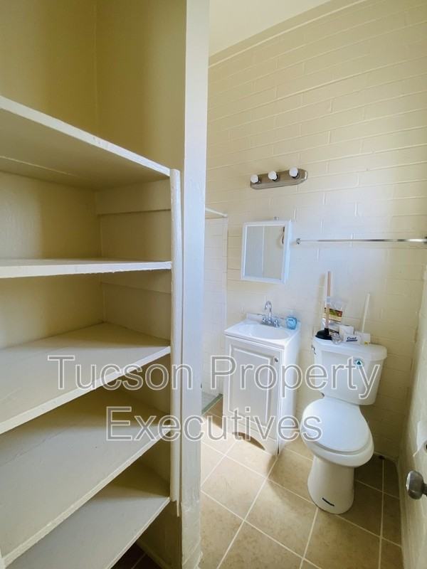 240 W Sahuaro St - Photo 4 of 11