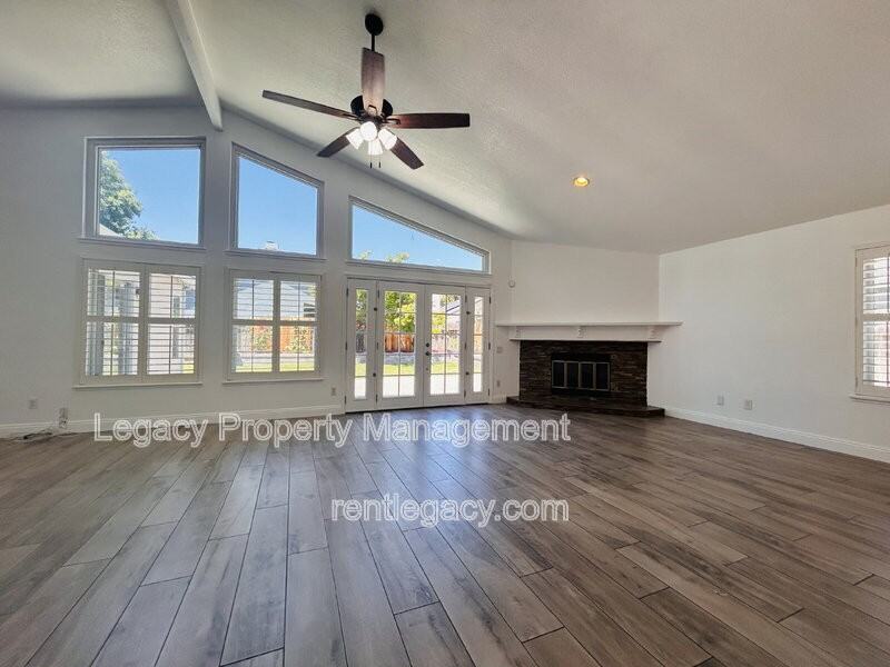 3047 Mill Oak Way - Photo 5 of 32