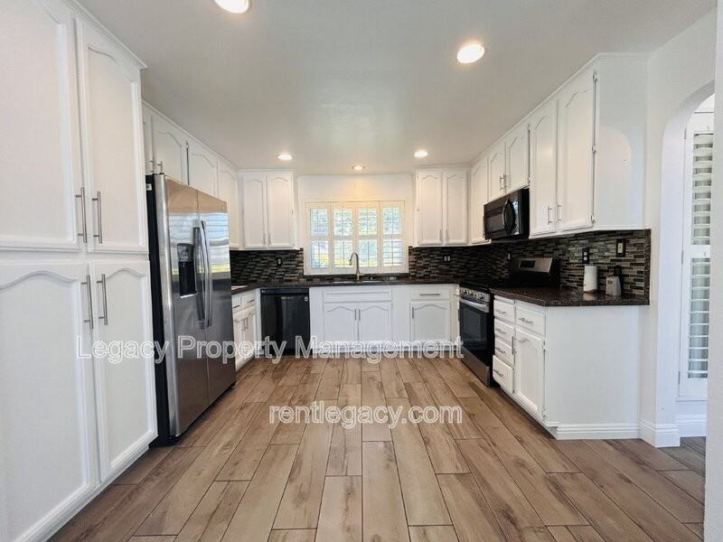 3047 Mill Oak Way - Photo 6 of 32