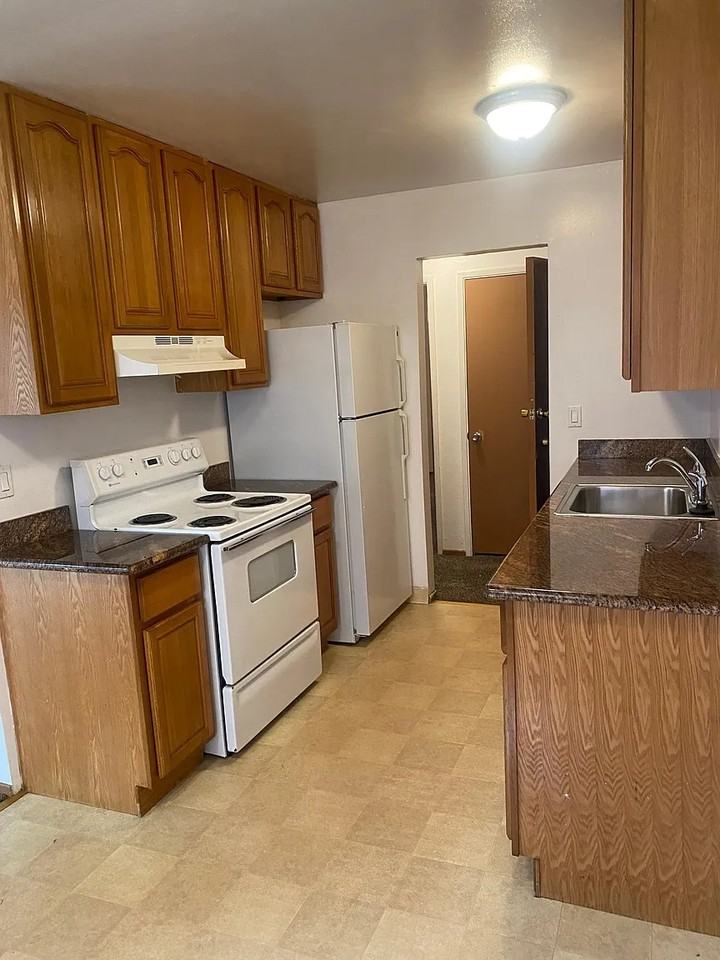 667 Villa St #2 - Photo 5 of 7