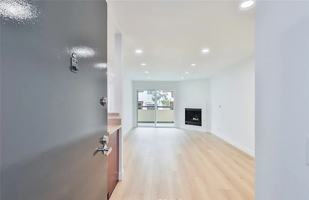 featured image of 5540 Owensmouth Ave #221