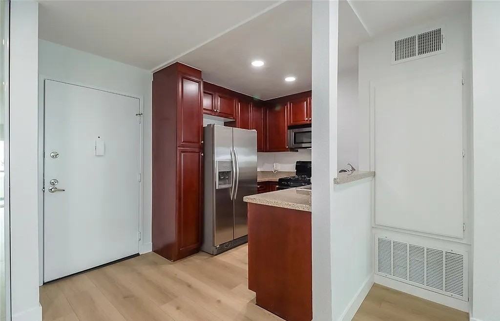 5540 Owensmouth Ave #221 - Photo 3 of 11