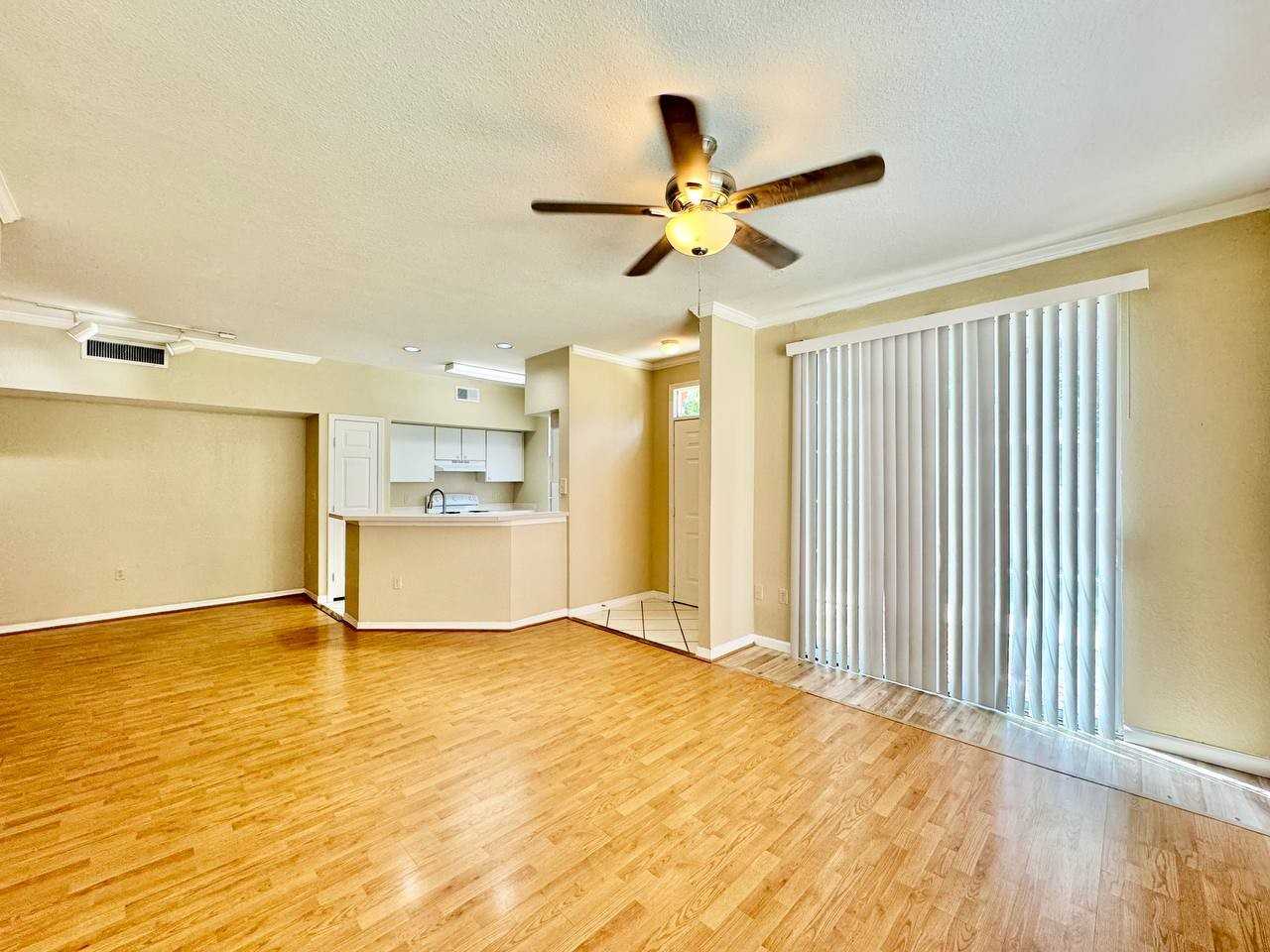 10440 White Lake Ct - Photo 3 of 22