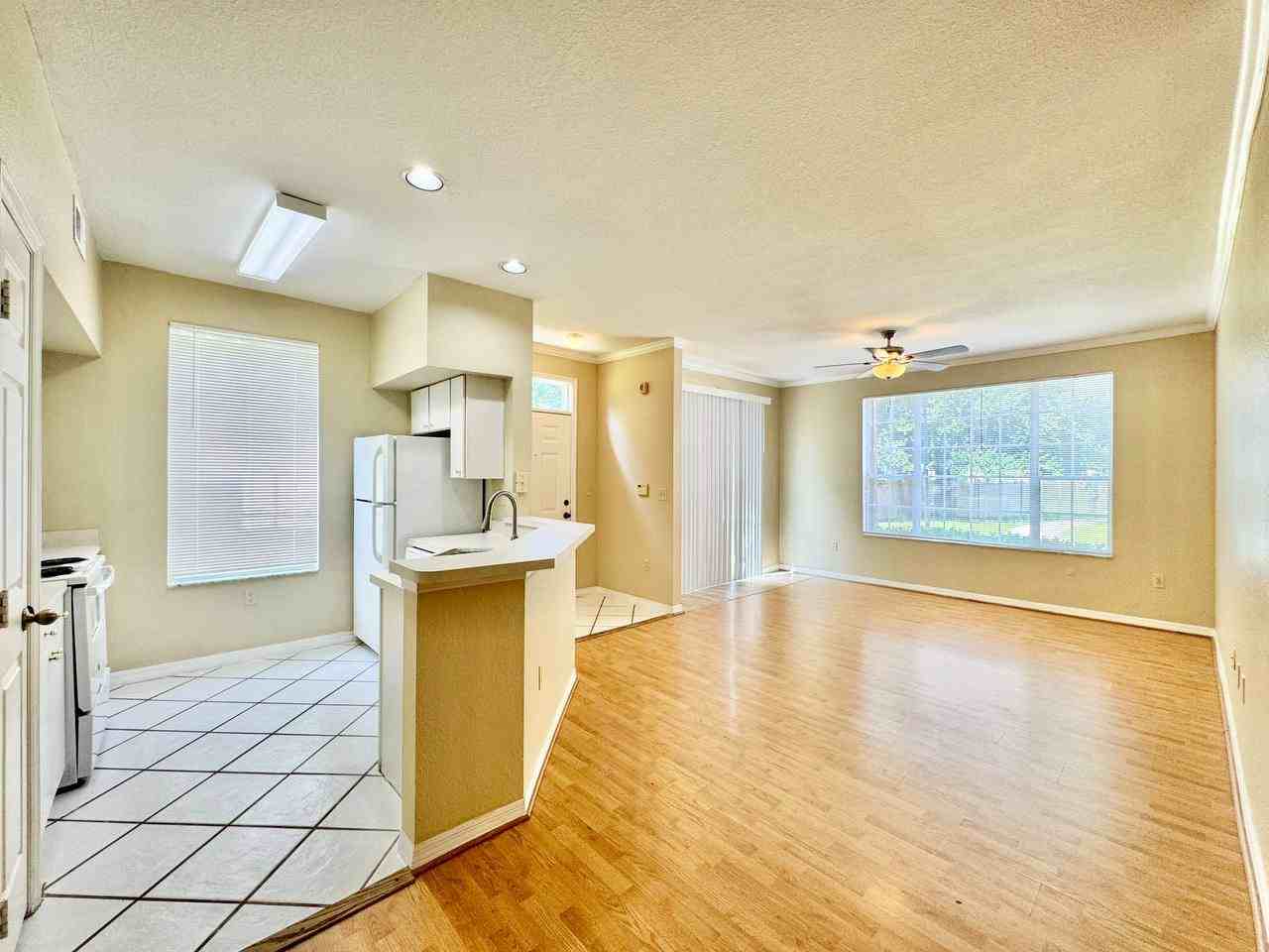 10440 White Lake Ct - Photo 6 of 22