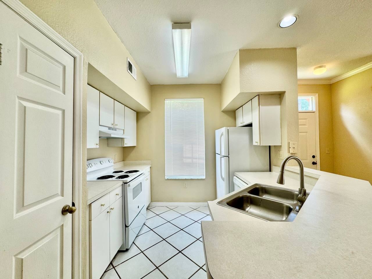 10440 White Lake Ct - Photo 7 of 22