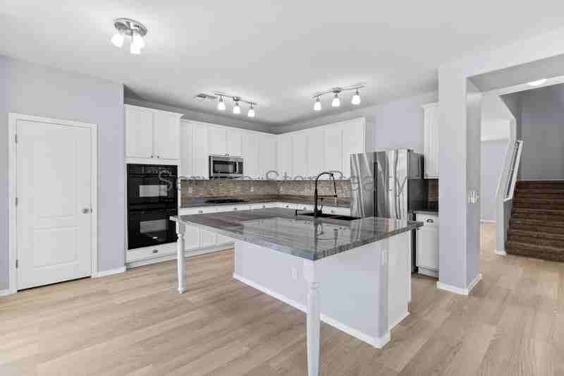 3448 E Merrill Ave - Photo 7 of 33
