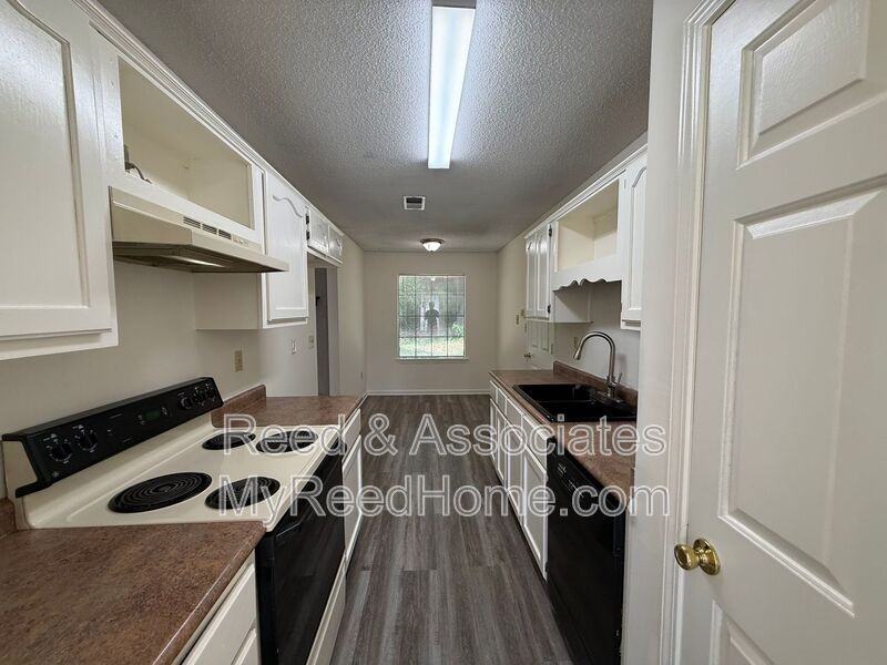 6758 Valerie Dr - Photo 5 of 13