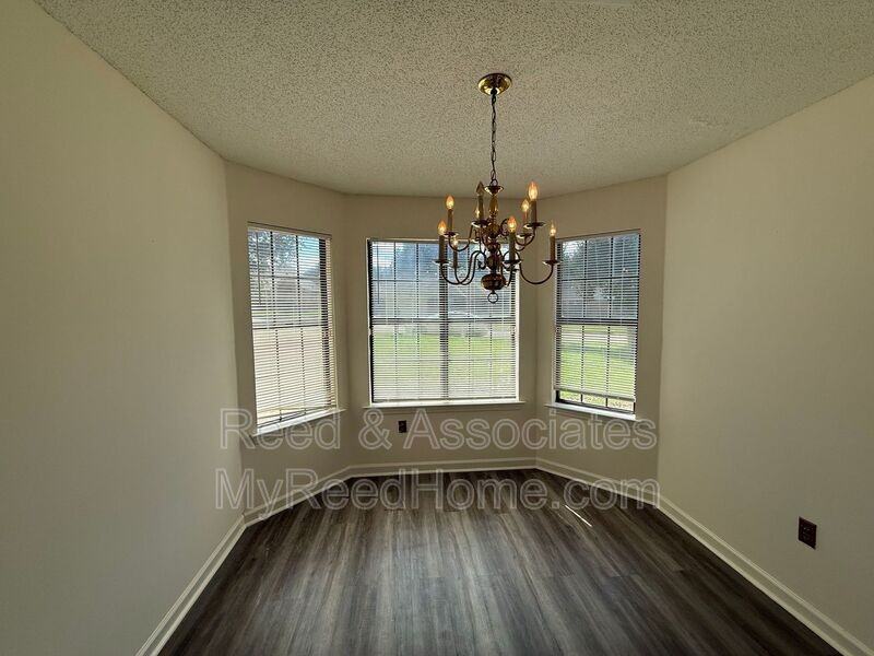 6758 Valerie Dr - Photo 6 of 13