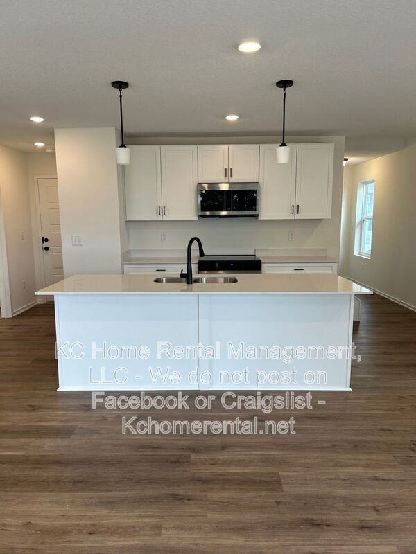 8716 Sw Edgewater Dr - Photo 2 of 16
