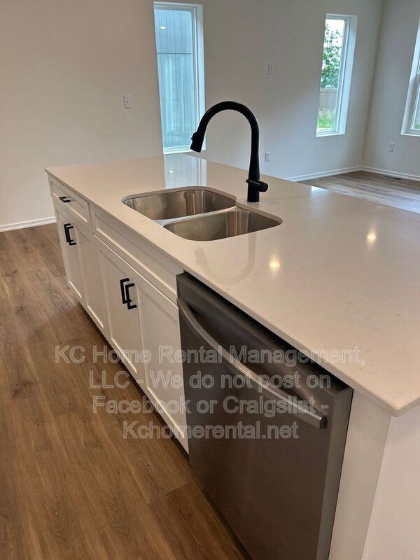 8716 Sw Edgewater Dr - Photo 3 of 16