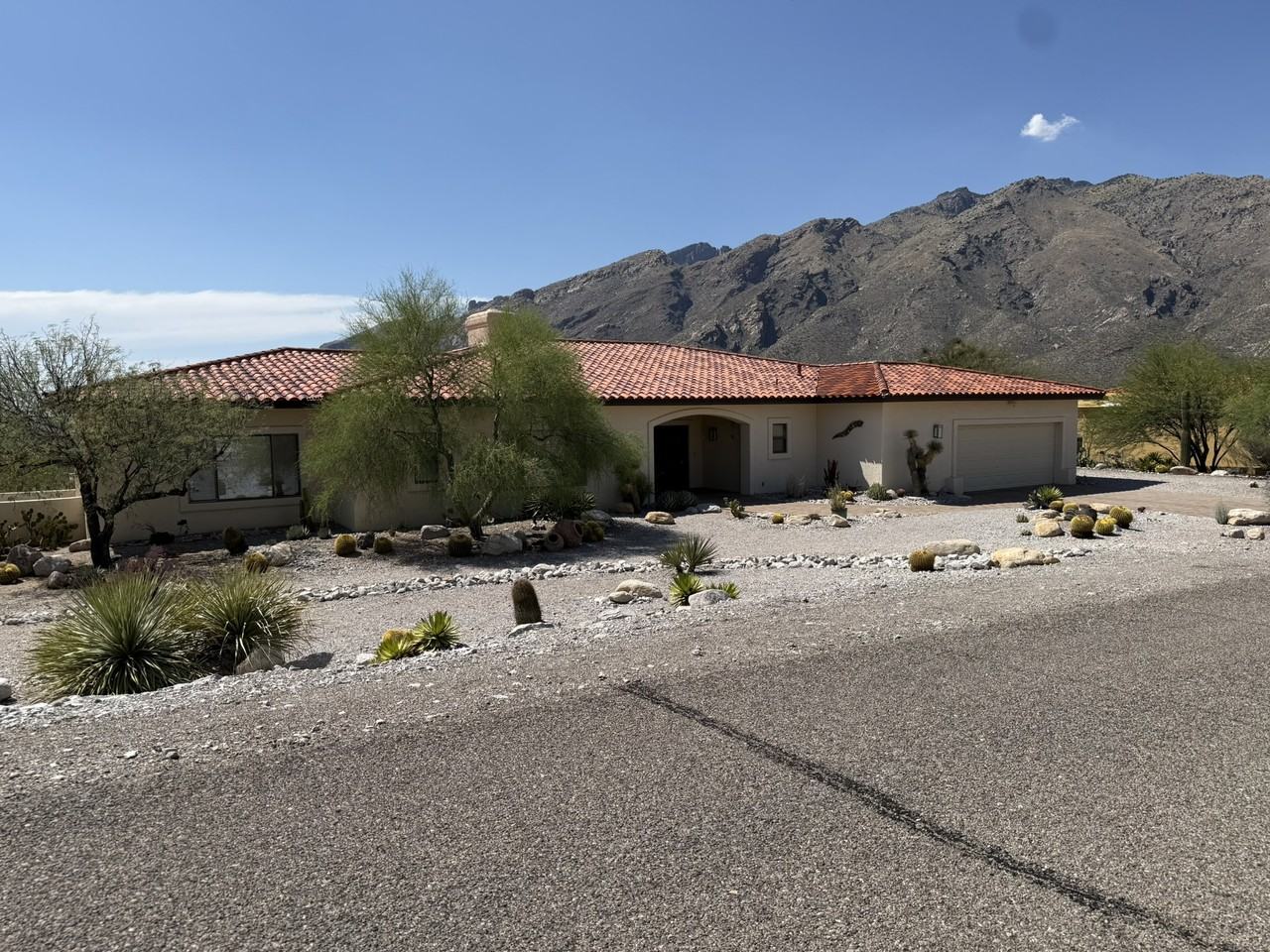 6141 N Paseo Zaldivar - Photo 3 of 49