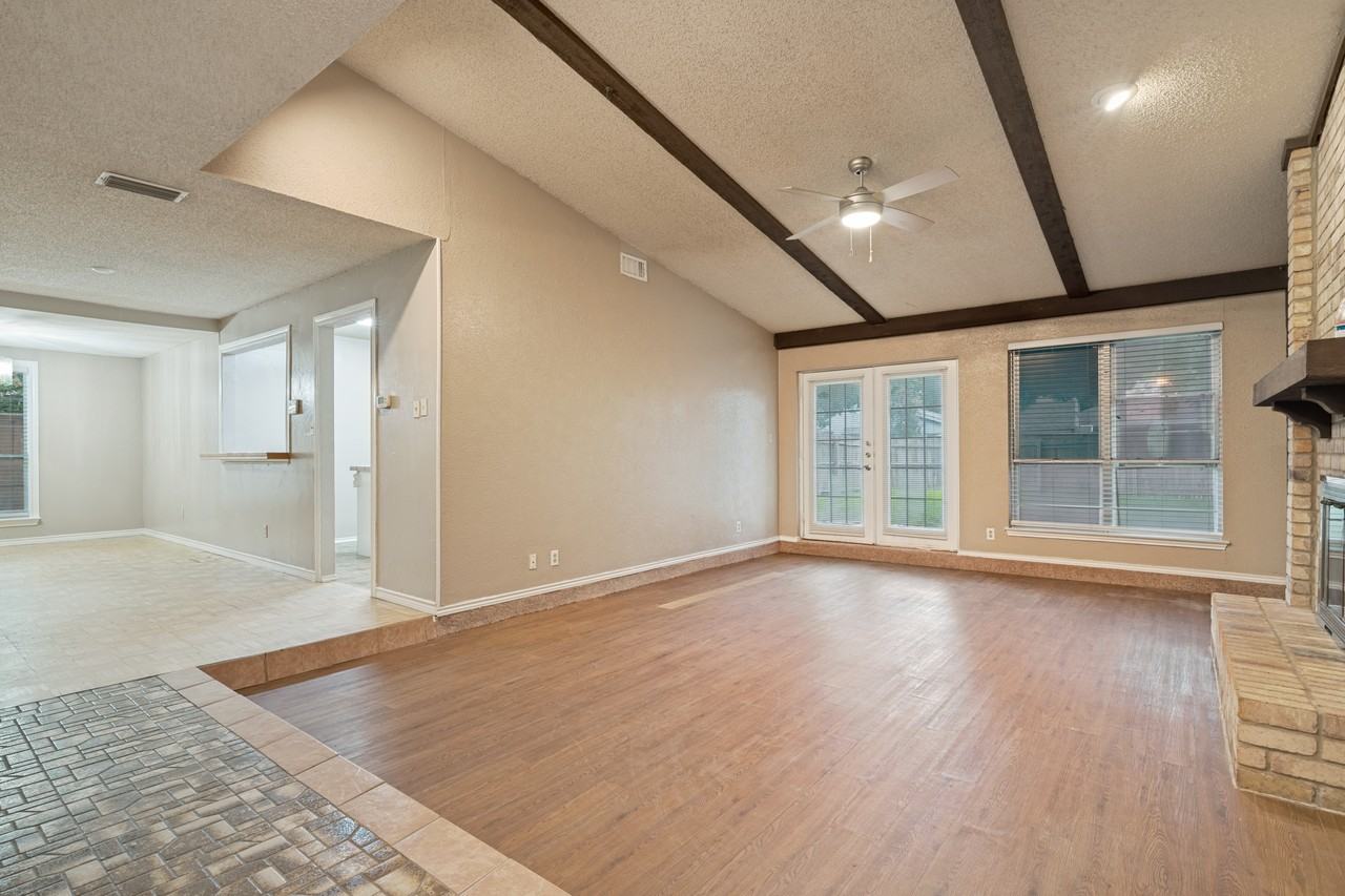 2221 Pueblo Dr - Photo 2 of 12