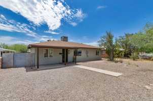 featured image of 1420 N Winstel Blvd