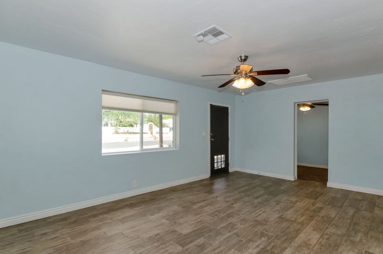 1420 N Winstel Blvd - Photo 3 of 16