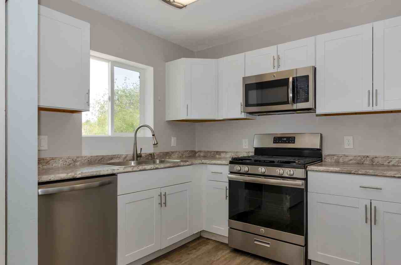 1420 N Winstel Blvd - Photo 6 of 16