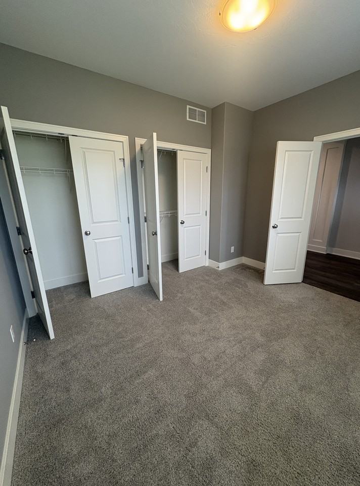 6105 W Wind Dr - Photo 4 of 34