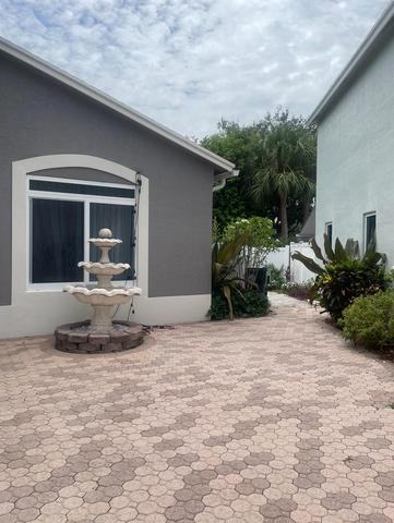 4251 Pine Hollow Circle - Photo 3 of 8