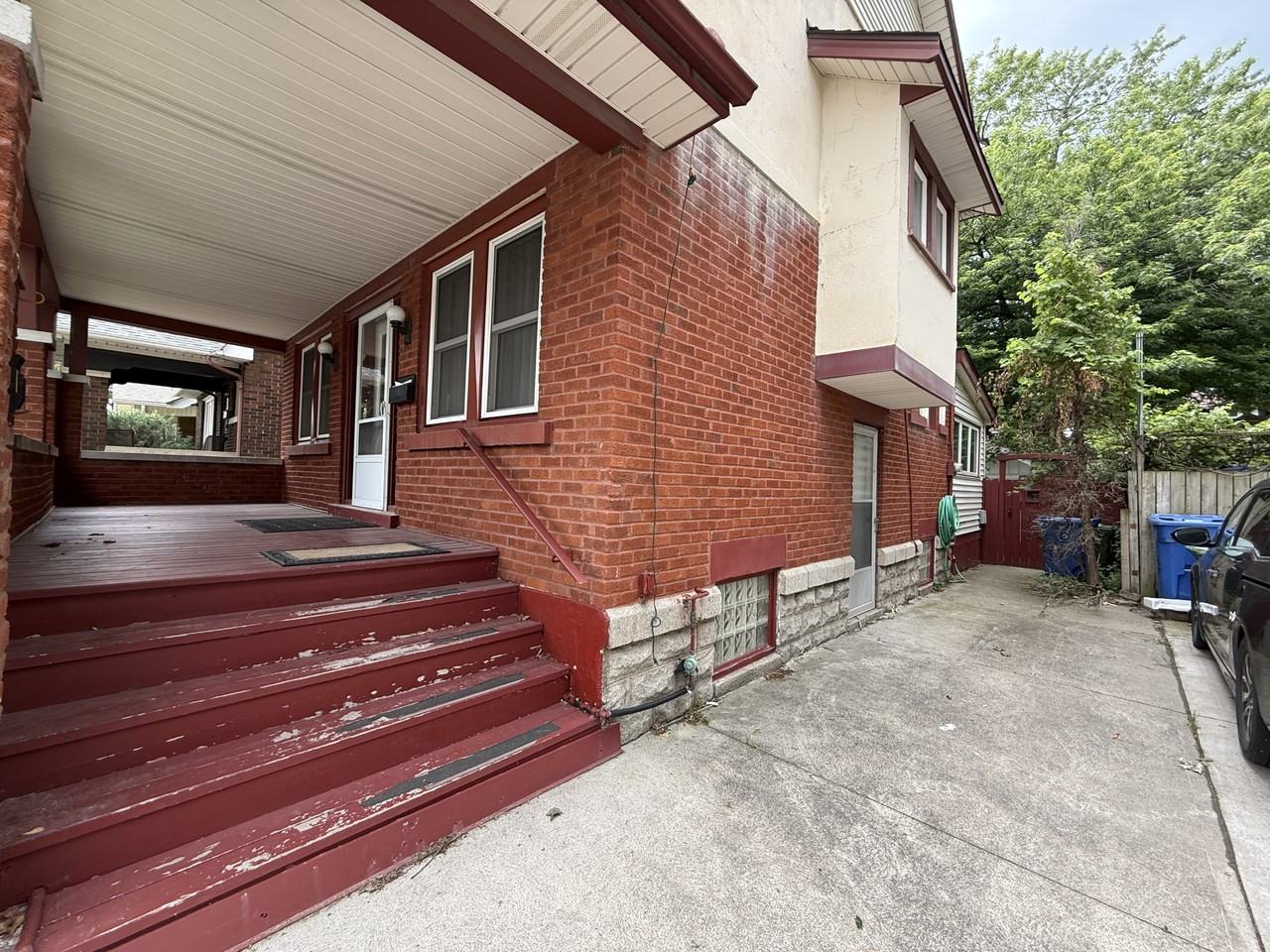 1515 Pelissier St - Photo 2 of 46