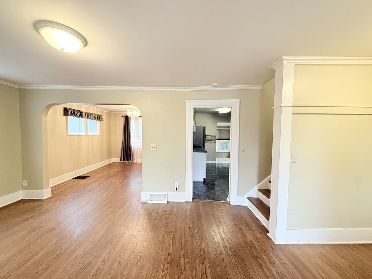 1515 Pelissier St - Photo 4 of 46