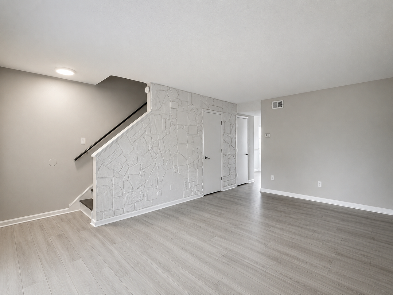 1909 Harvest Ln #8 - Photo 3 of 18