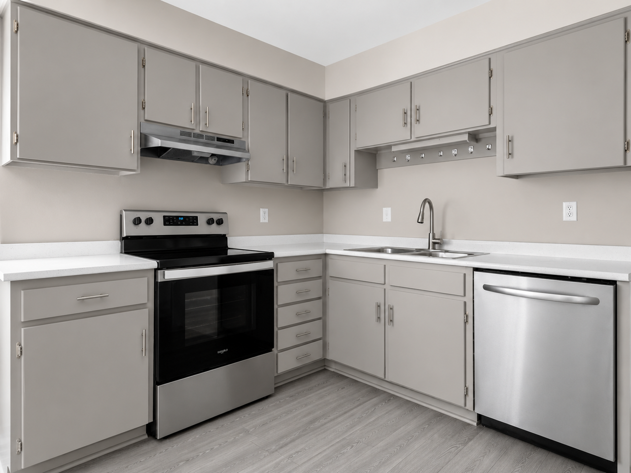 1909 Harvest Ln #8 - Photo 6 of 18
