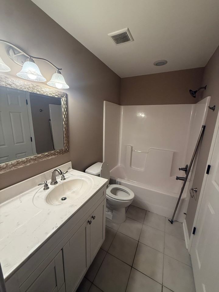 3570 Spottswood Ave - Photo 3 of 11