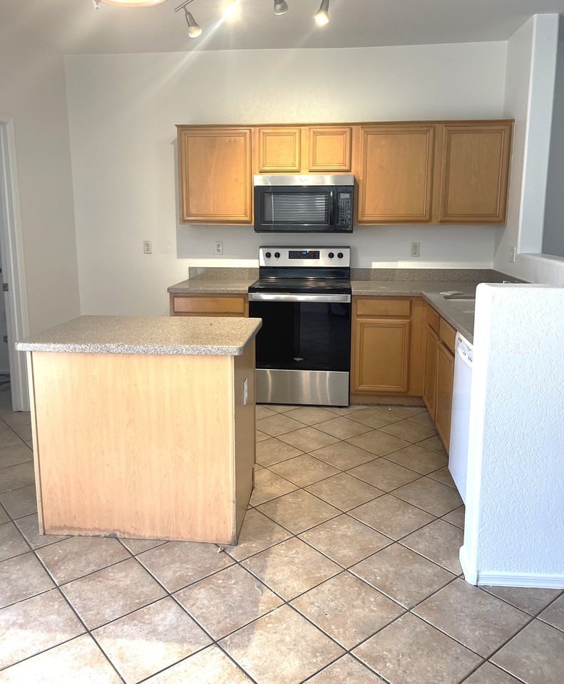 30332 N Desert Willow Blvd - Photo 7 of 15
