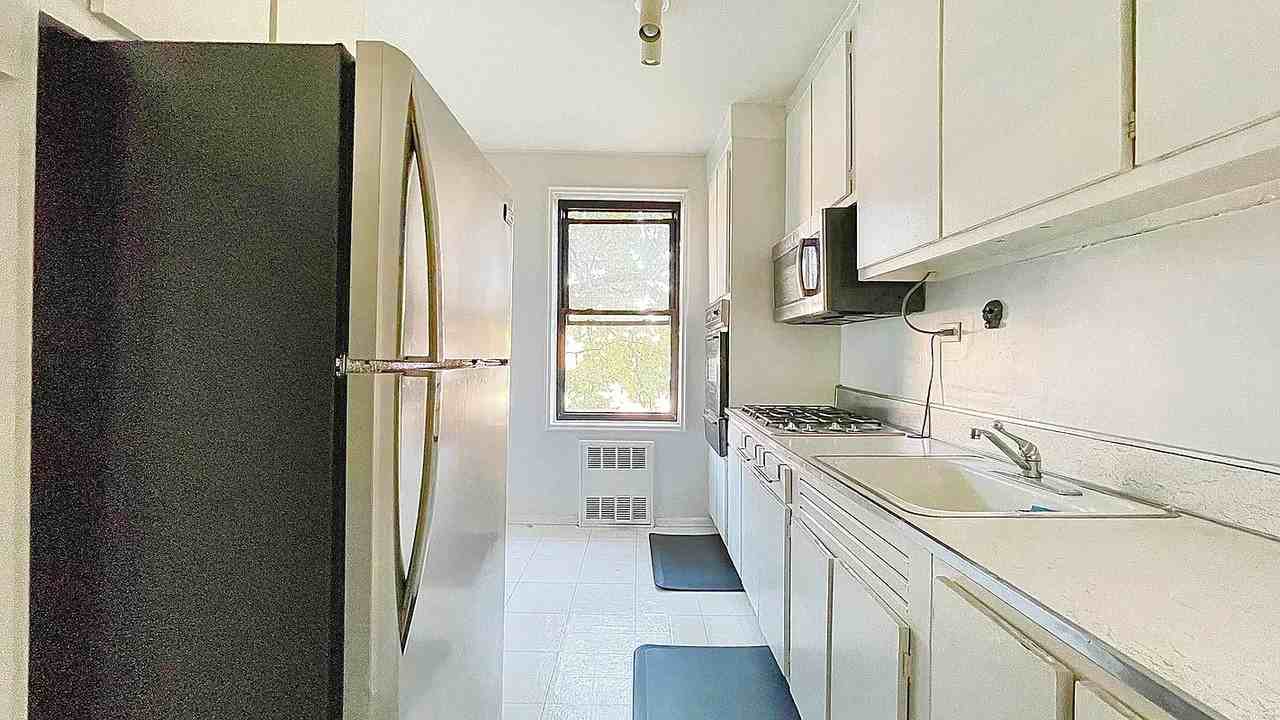 10230 Queens Blvd #B2E - Photo 2 of 3
