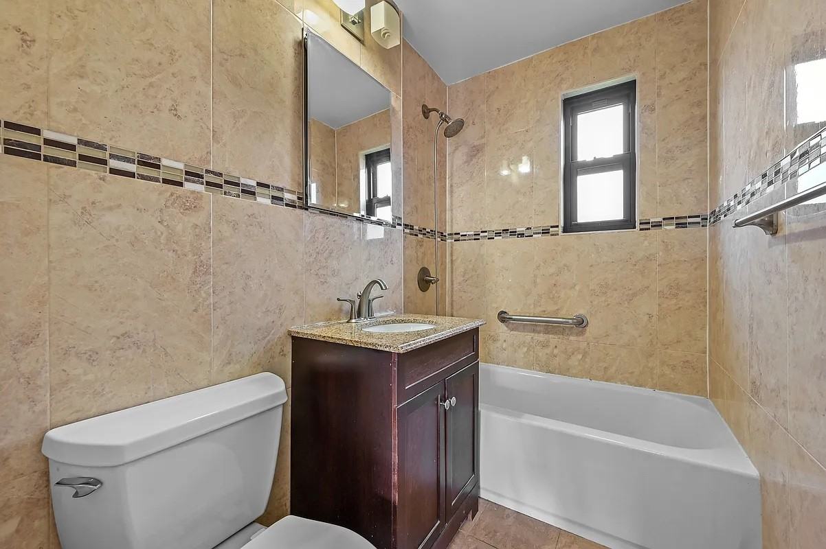 19652 67th Ave #2B - Photo 2 of 3