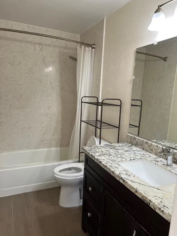 1539 Four Oaks Cir - Photo 2 of 3